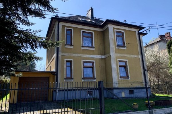 dom-sierpniowa-1